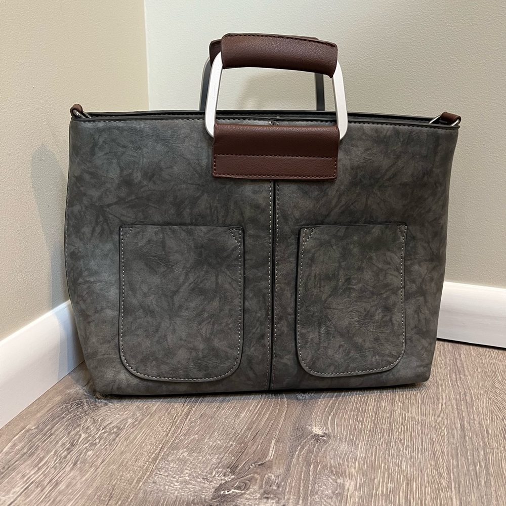 Ivy & Fig Faux Leather Handbag